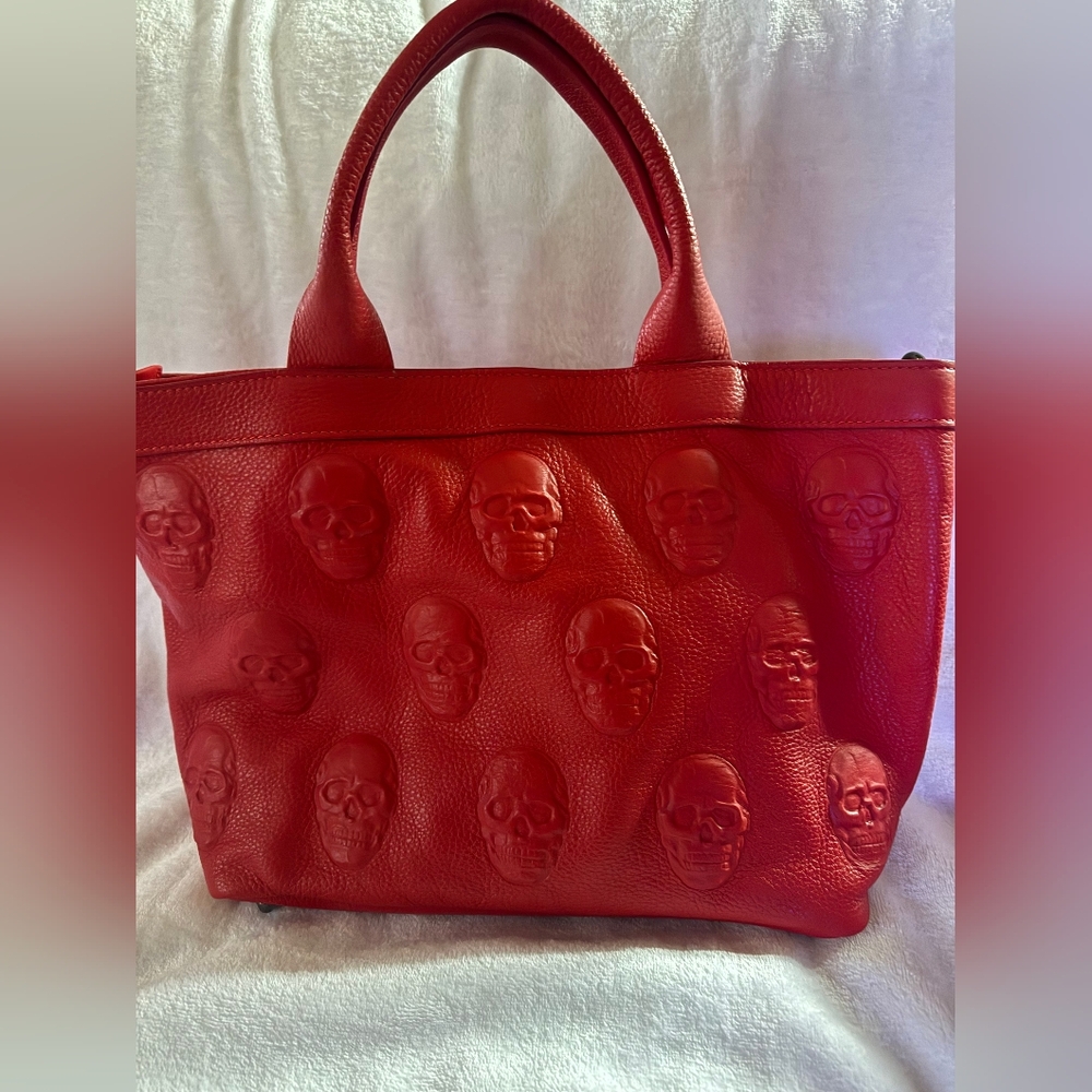 IO Pelle Mousse Rouge Red 3D Embossed Skull Tote Bag Medium Top Zip Leather